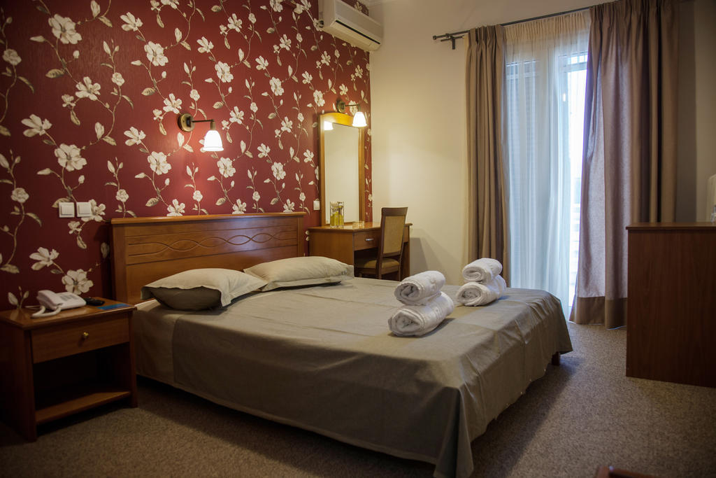 Hotel Liberty Missolonghi Ngoại thất bức ảnh